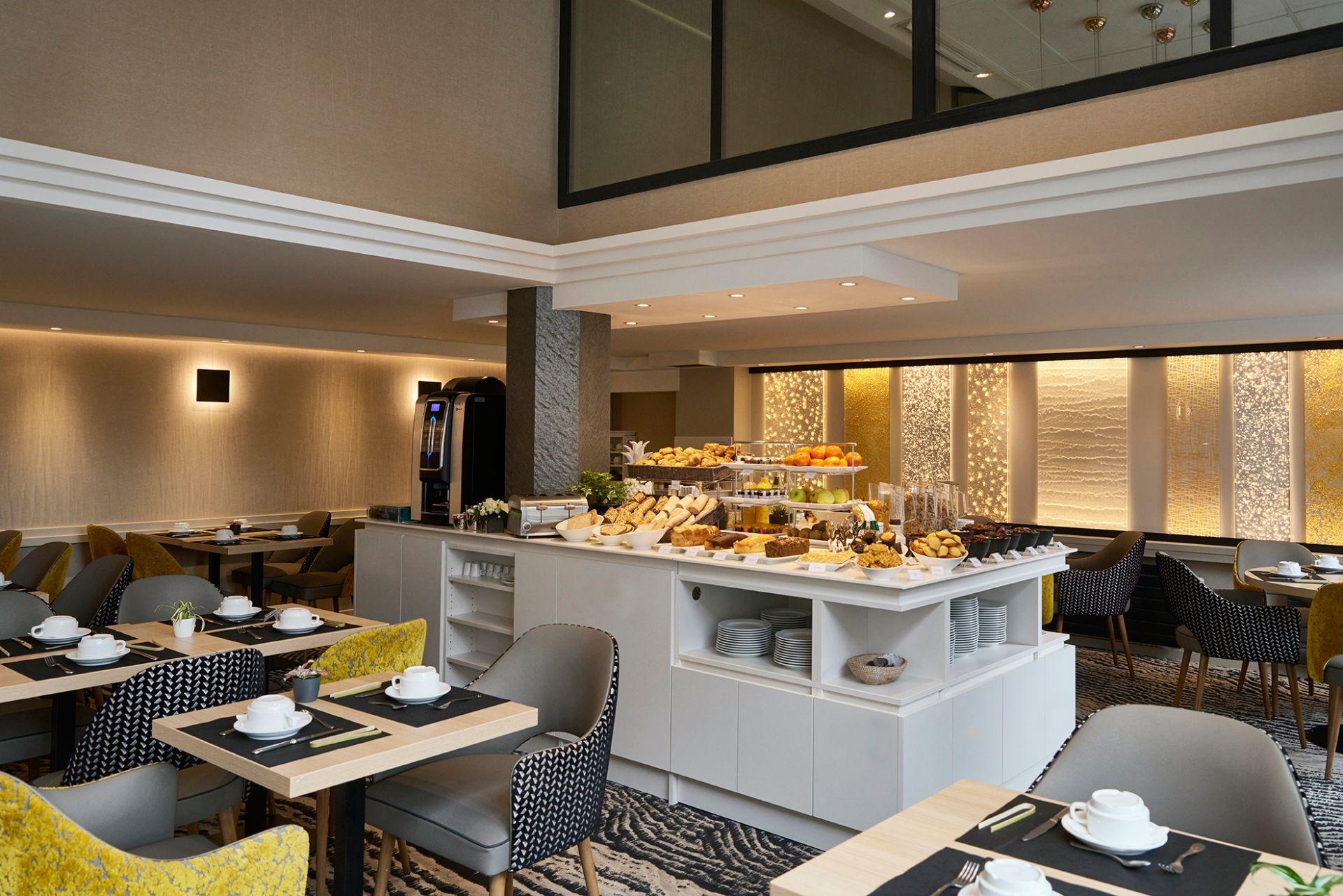 Petit-déjeuner buffet | Best Western Plus Hôtel Carlton à Annecy