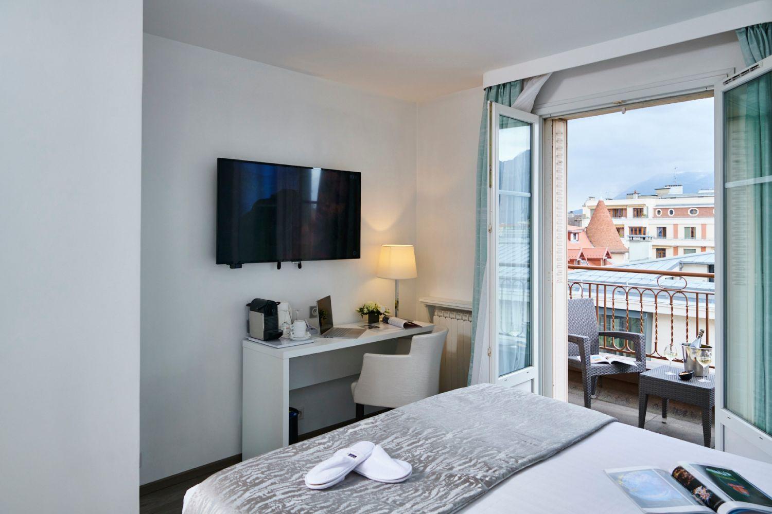 Chambre Confort Balcon | Best Western Plus Hôtel Carlton à Annecy